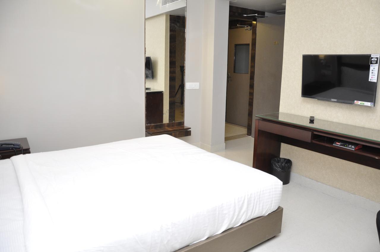 Hotel Dolphin 삼발푸르 외부 사진